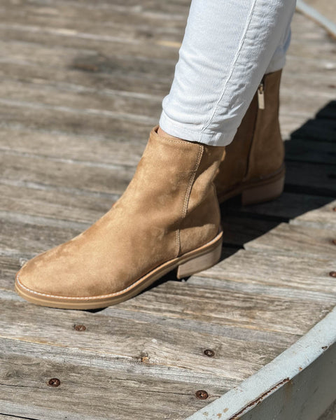 Botins April Camel