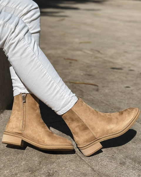 Botins April Camel