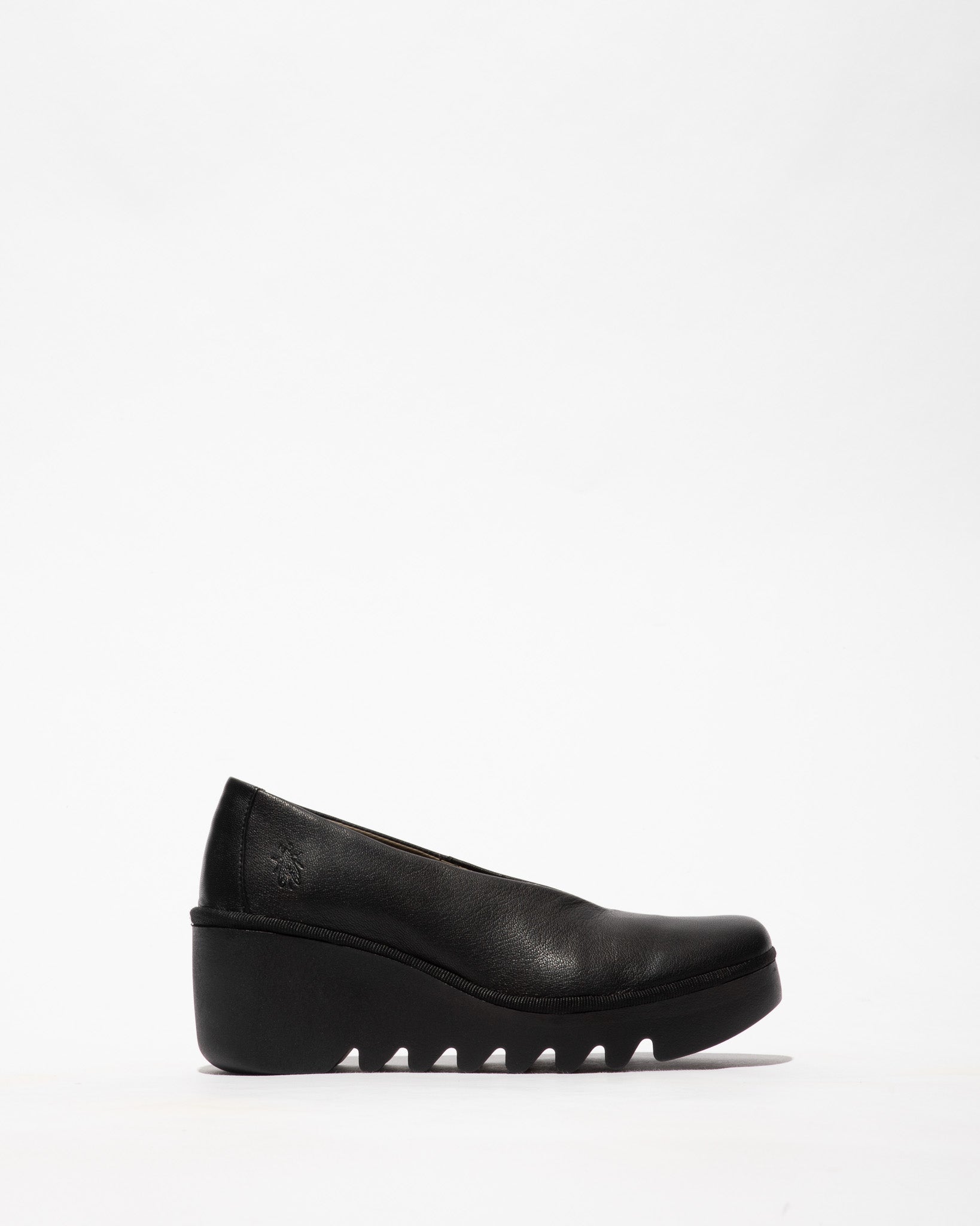 Sapato Slip-on Preto BESO246FLY