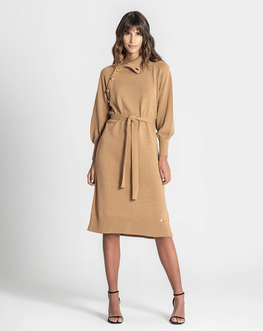 Vestido camel com botões dourados